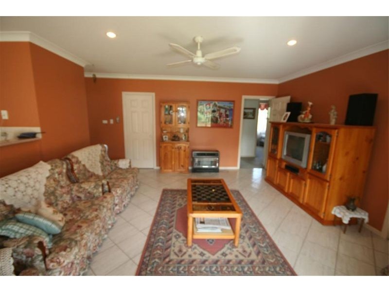 6 Walter Parade, Black Hill NSW 2322