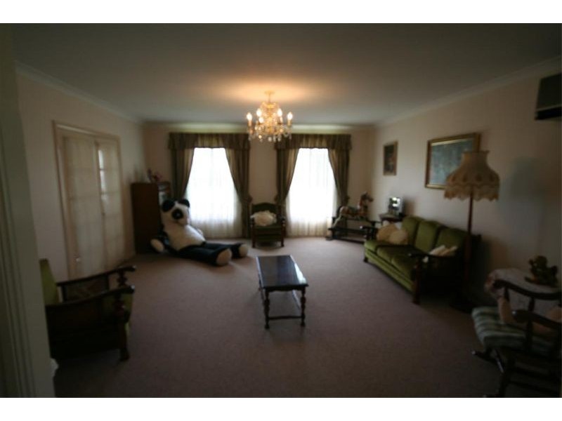 6 Walter Parade, Black Hill NSW 2322