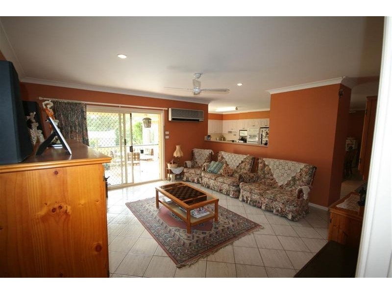 6 Walter Parade, Black Hill NSW 2322