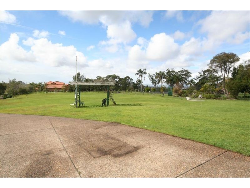 6 Walter Parade, Black Hill NSW 2322