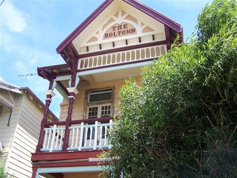 2/4 The Boltons, Newcastle NSW 2300