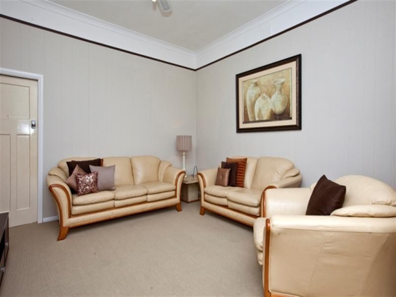 27 Barton Street, Mayfield NSW 2304