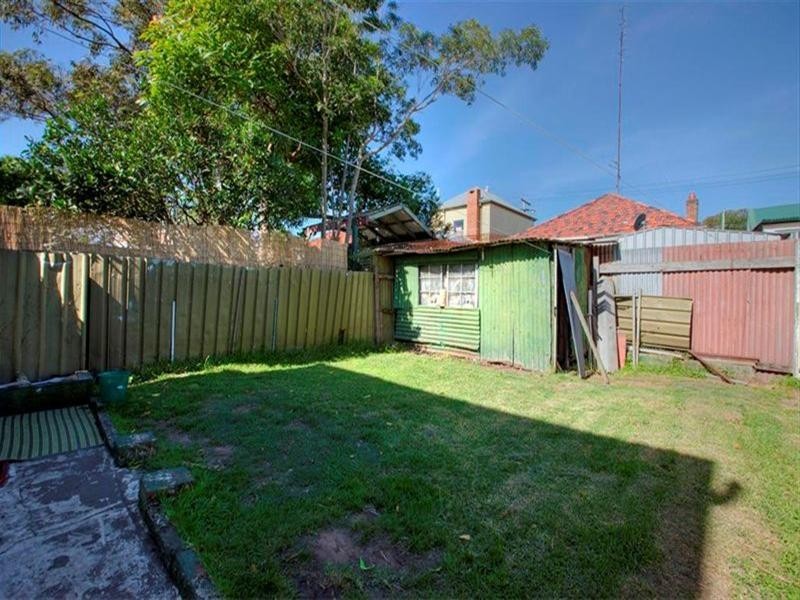 4 Garrett Street, Carrington NSW 2294