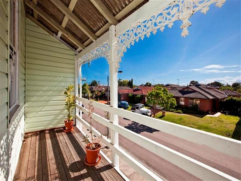 4 Garrett Street, Carrington NSW 2294