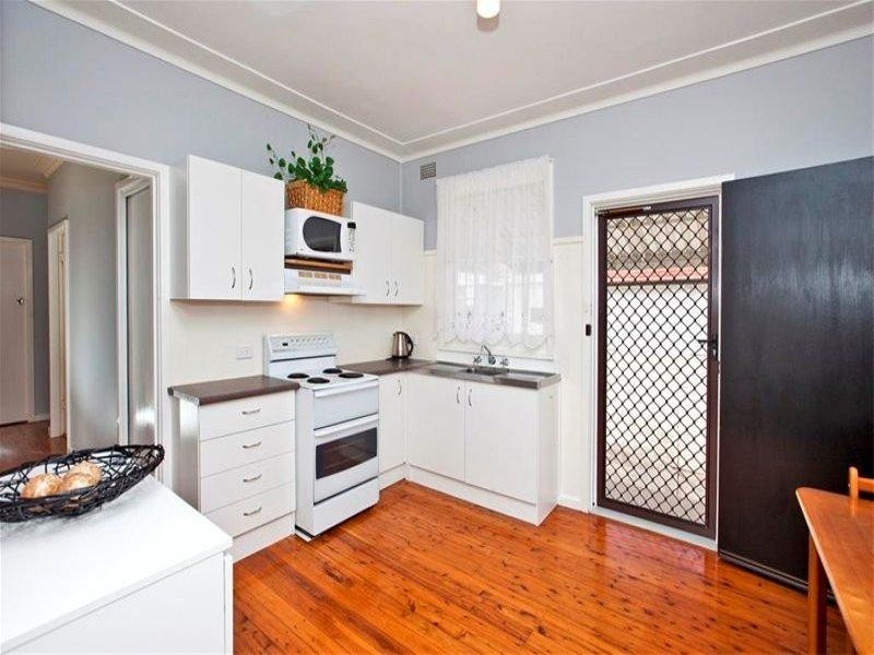 15 Alexander Street, Mount Hutton NSW 2290