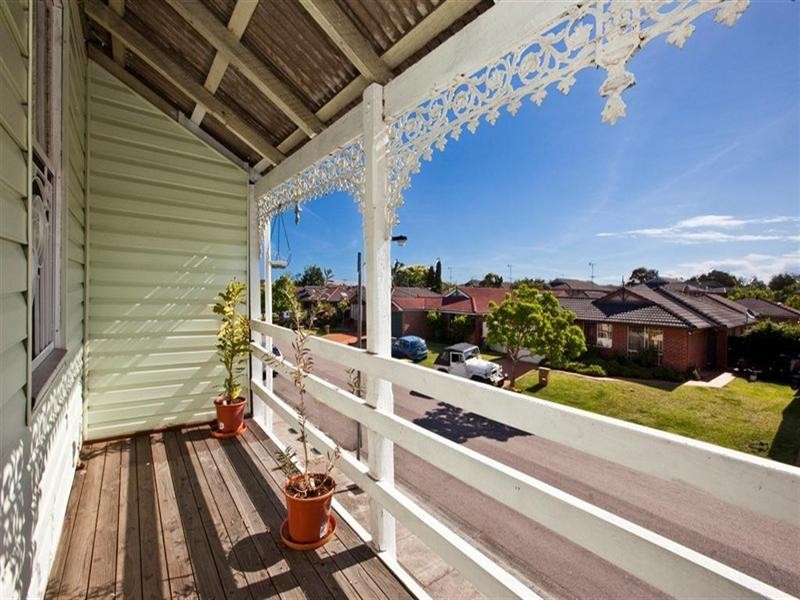 4 Garrett Street, Carrington NSW 2294