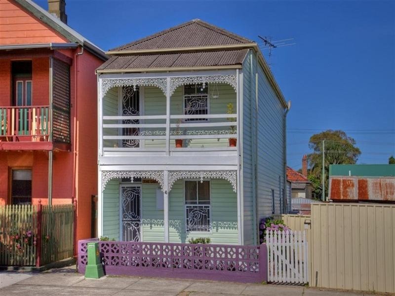 4 Garrett Street, Carrington NSW 2294