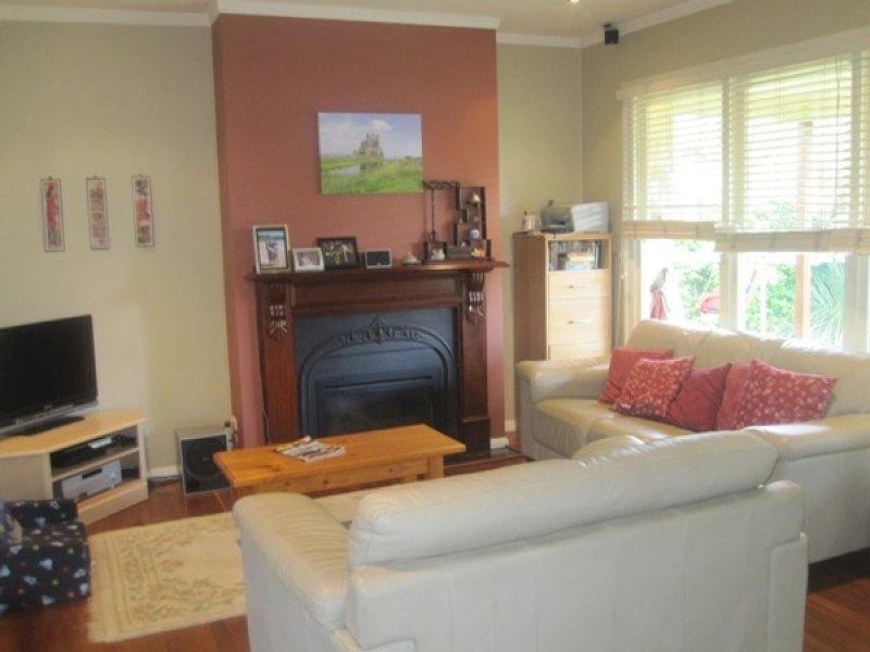 80 Rae Crescent, Kotara NSW 2289