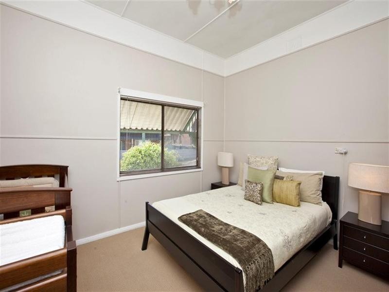 27 Barton Street, Mayfield NSW 2304