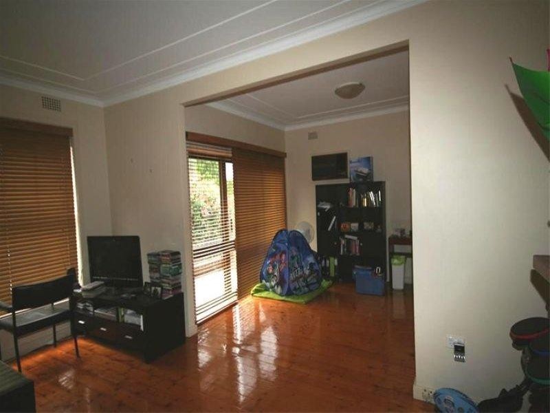 18 Oceanview Parade, Charlestown NSW 2290