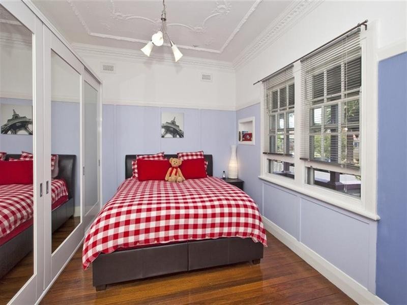 4 Mena Street, Mayfield NSW 2304