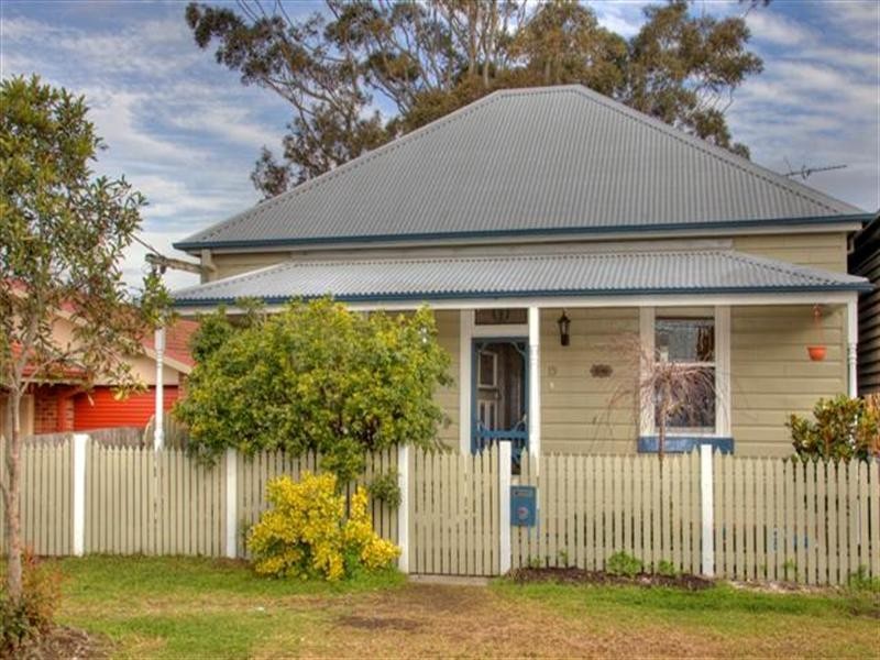 19 Tighes Terrace, Tighes Hill NSW 2297