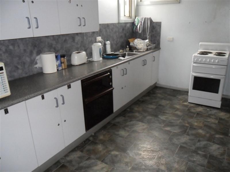 32 Gosford Road, Broadmeadow NSW 2292