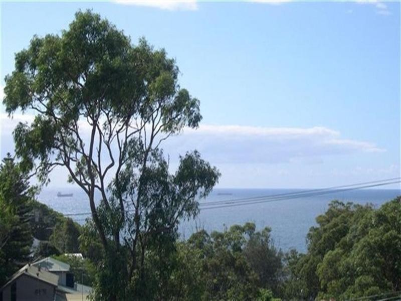 2 Albury, Dudley NSW 2290