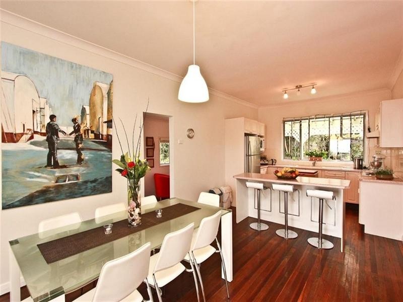 2 Albury, Dudley NSW 2290