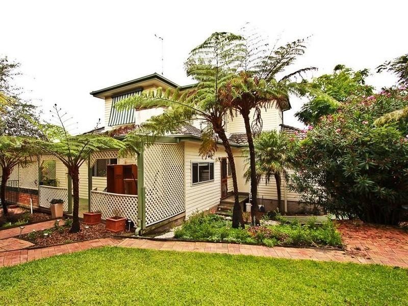 2 Albury, Dudley NSW 2290