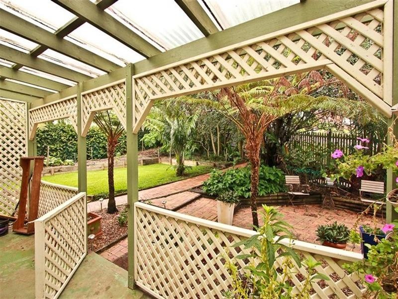 2 Albury, Dudley NSW 2290