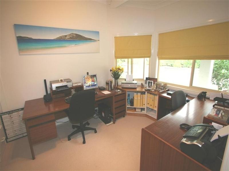 2 Brompton Close, Bolwarra Heights NSW 2320