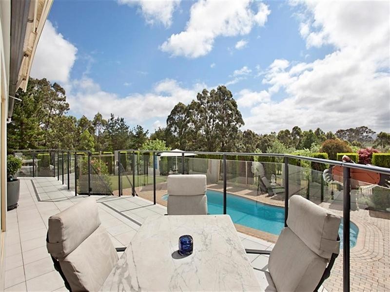 2 Brompton Close, Bolwarra Heights NSW 2320