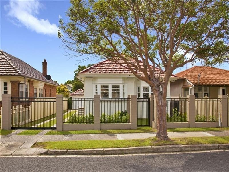 20 Harle Street, Hamilton South NSW 2303