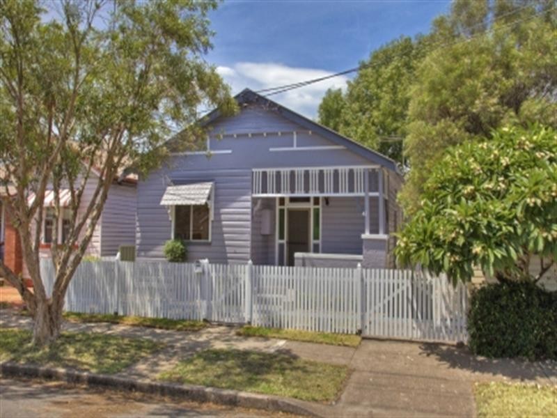 43 Smith Street, Mayfield East NSW 2304