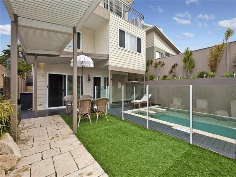 27 Brown Street, Redhead NSW 2290