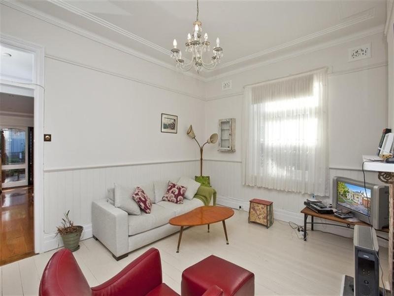 20 Roslyn Avenue, Islington NSW 2296