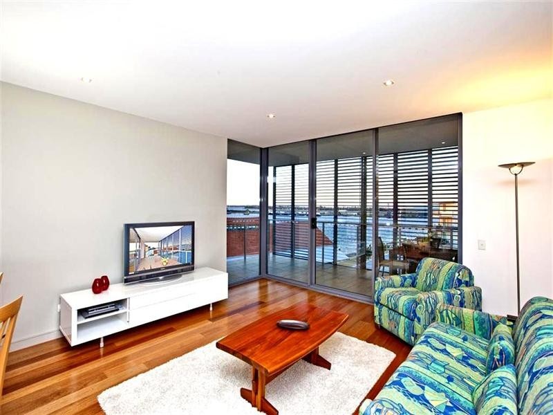 401/15 Honeysuckle Drive, Newcastle NSW 2300