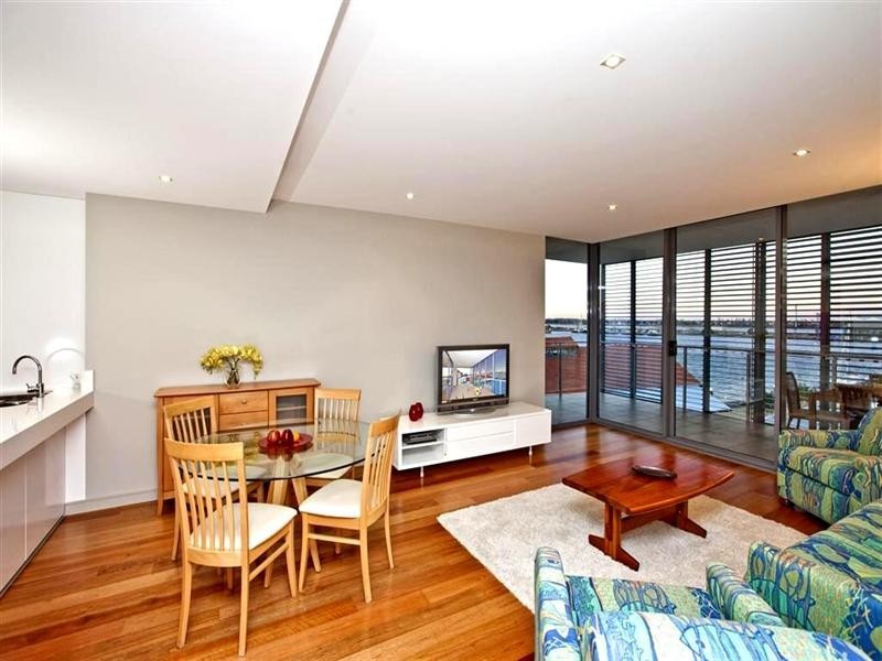 401/15 Honeysuckle Drive, Newcastle NSW 2300
