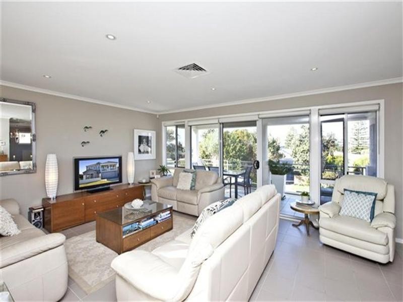 55 Newcastle Street, Stockton NSW 2295