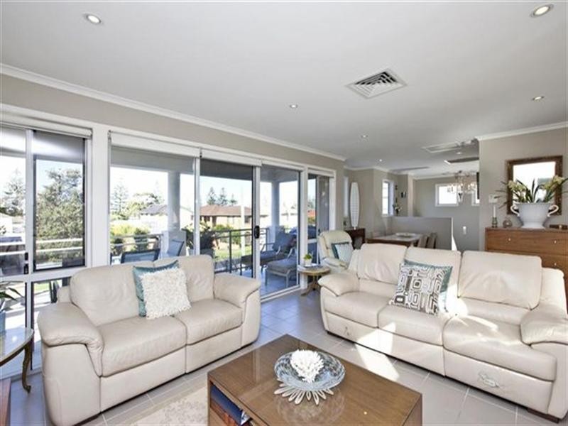 55 Newcastle Street, Stockton NSW 2295