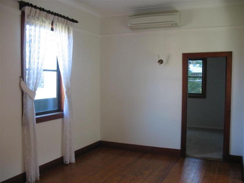 12 Gosford Road, Broadmeadow NSW 2292