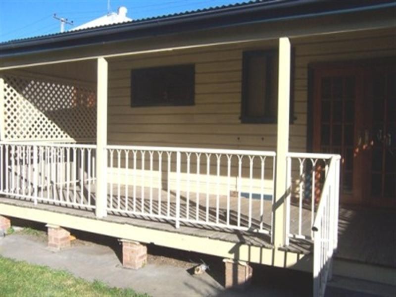 13 Samdon Street, Hamilton NSW 2303