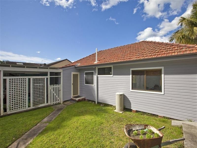 34 Kirkdale Drive, Kotara South NSW 2289