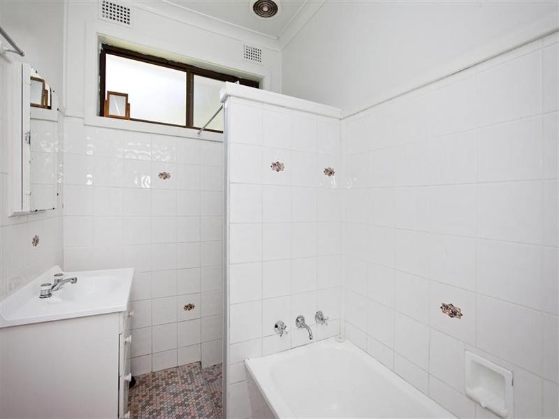 34 Kirkdale Drive, Kotara South NSW 2289