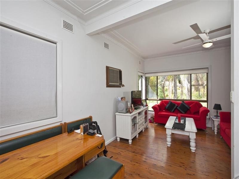 34 Kirkdale Drive, Kotara South NSW 2289