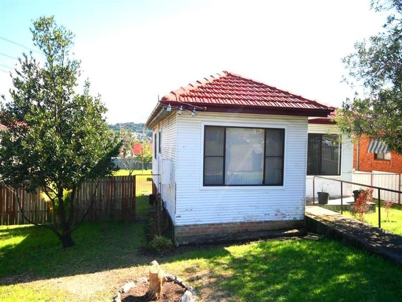 69 Yorston Street, Warners Bay NSW 2282