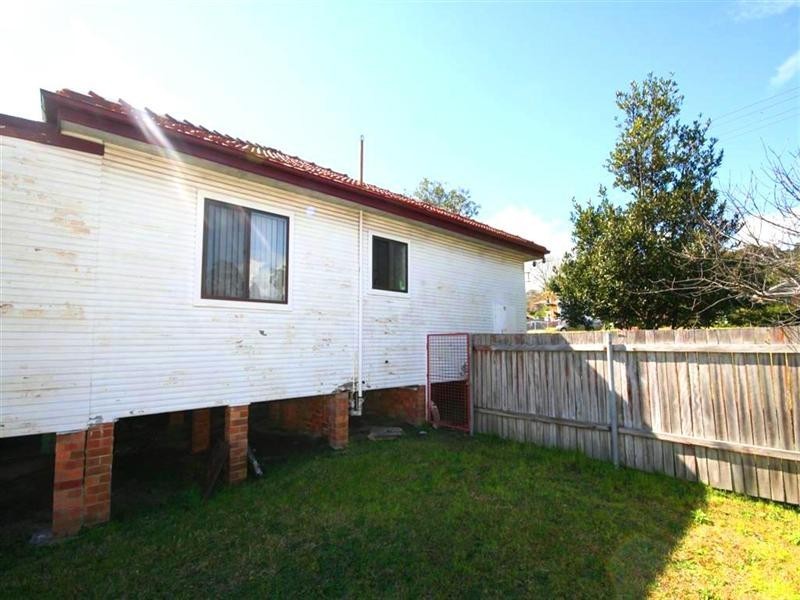 69 Yorston Street, Warners Bay NSW 2282