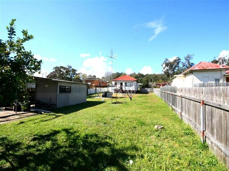 69 Yorston Street, Warners Bay NSW 2282