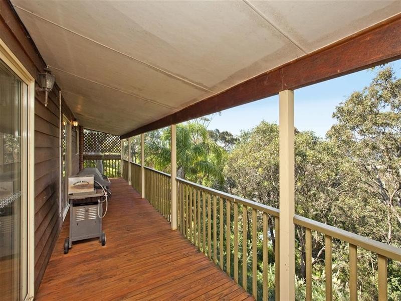 60 Scenic Drive, Caves Beach NSW 2281