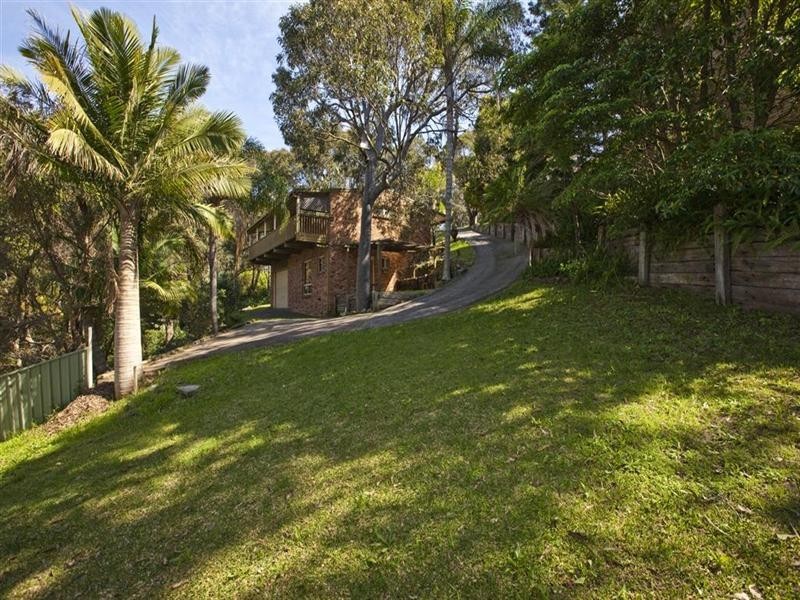 60 Scenic Drive, Caves Beach NSW 2281