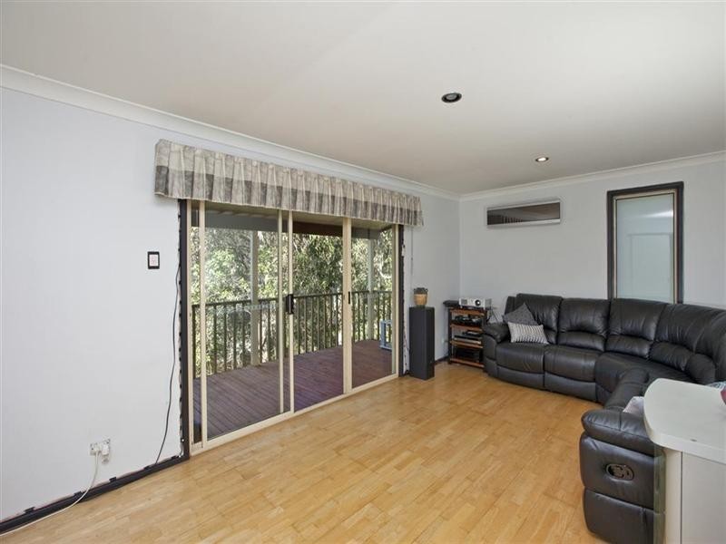 60 Scenic Drive, Caves Beach NSW 2281