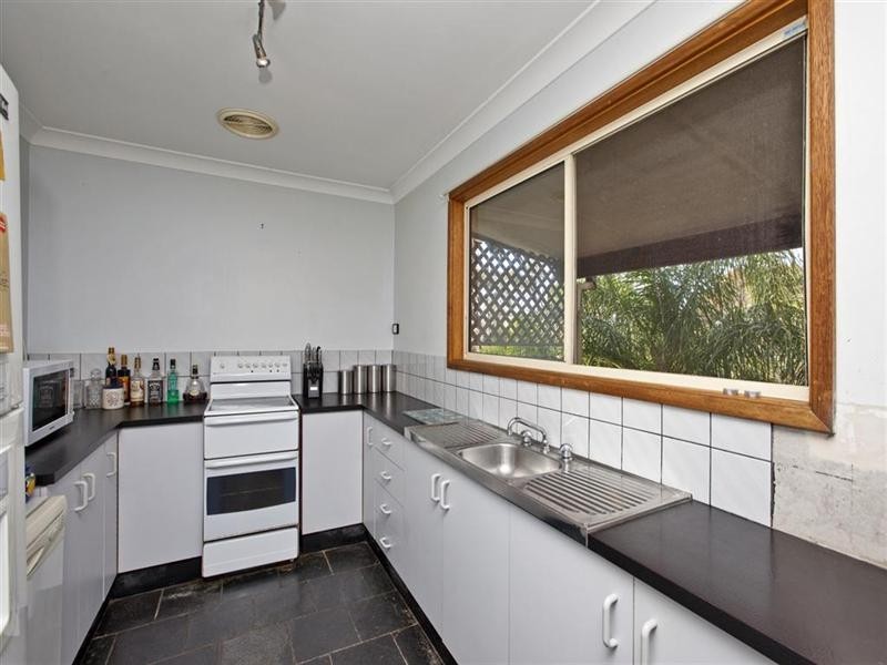 60 Scenic Drive, Caves Beach NSW 2281