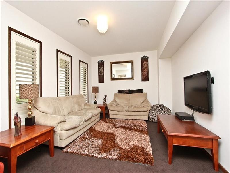 69 Araminta Chase, Cameron Park NSW 2285