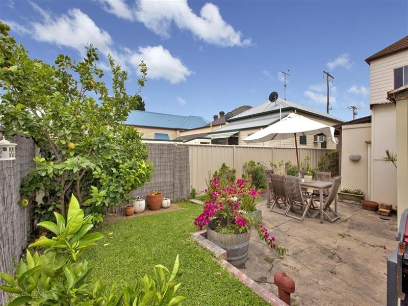 27 Young Street, Carrington NSW 2294