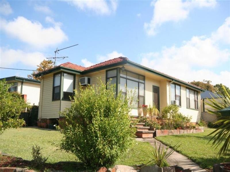 13 Coronation Street, Waratah West NSW 2298