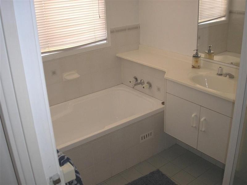 2/39 Ruston Avenue, Valentine NSW 2280