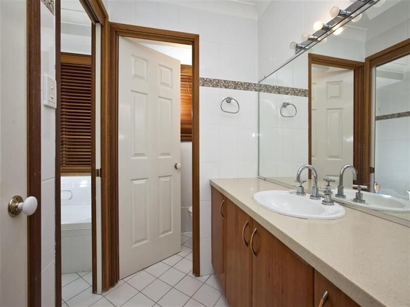 1 The Courtyard, Eleebana NSW 2282