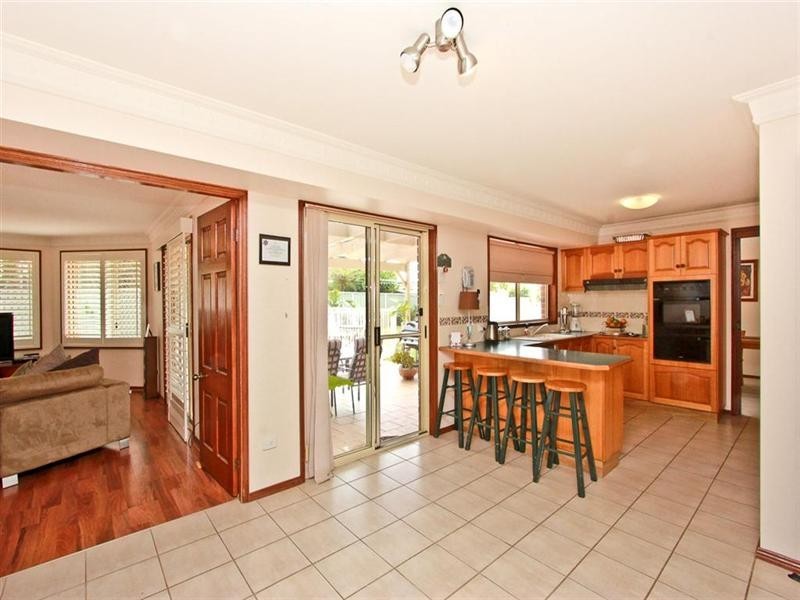 8 Brigantine Place, Caves Beach NSW 2281