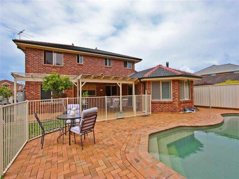 8 Brigantine Place, Caves Beach NSW 2281